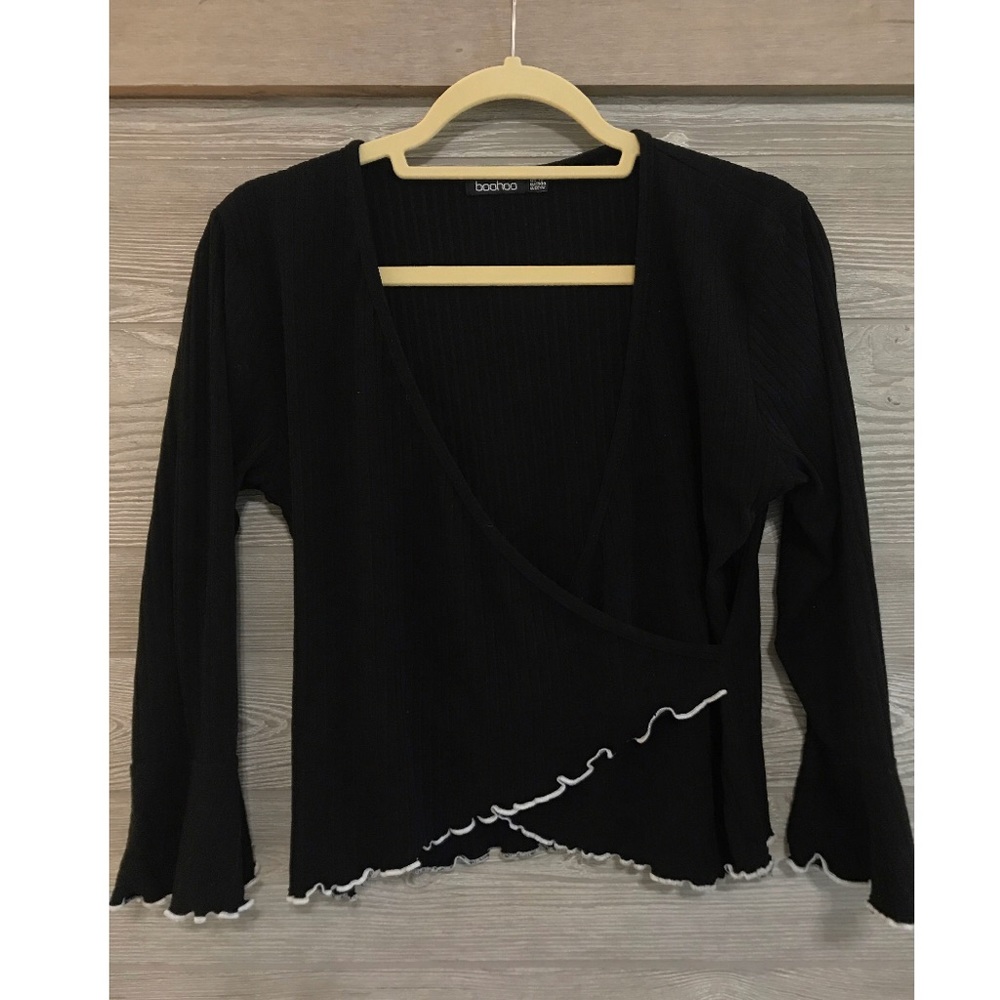 long sleeve cropped boohoo top